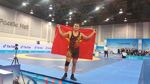 Vật và đấu kiếm Việt Nam với những pha giành HCV ấn tượng